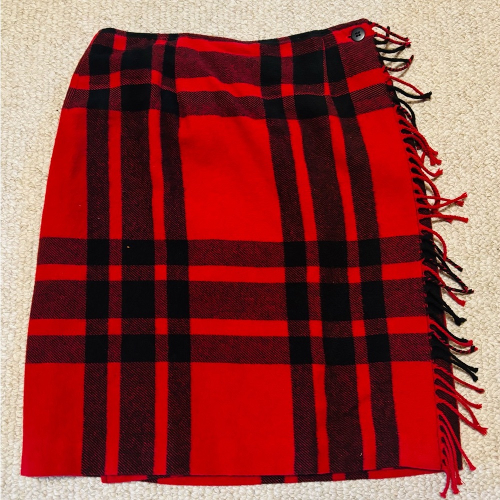 Talbots NWT 10P Red and Black Wool Plaid Lined Wrap and Fringed Blanket Skirt